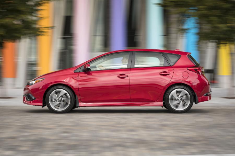  Toyota Corolla iM 2016 года  (NA) (фото 22 из 30)
